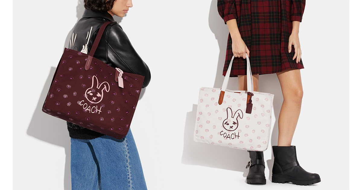 コーチ」が卯年を祝したコレクションを発売 トートバッグや