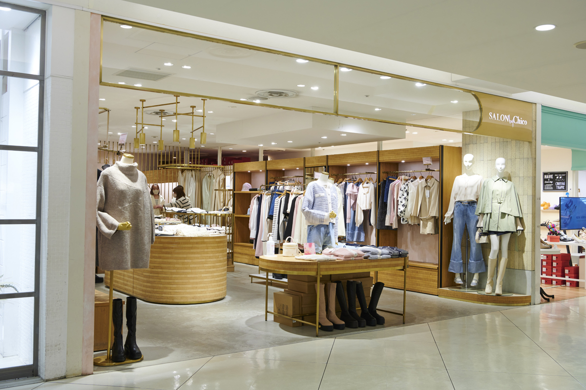 miumiu数年前に伊勢丹新宿3Fで購入。数回使用あり 安かっ