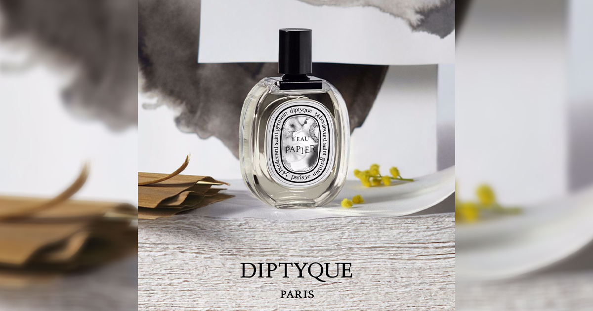 ディプティック」から紙の上に広がるインクを想起させる新作