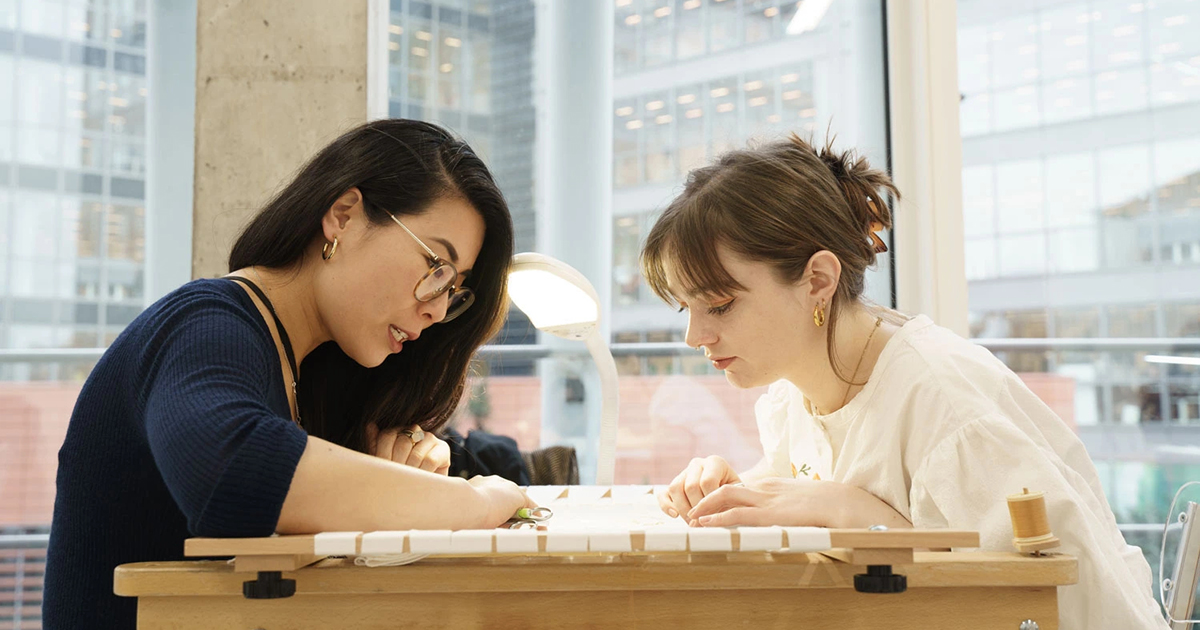 WWDJAPAN｜「シャネル」が未来の職人を育成するプログラムを設立　英チャールズ国王の財団と提携 - WWDJAPAN