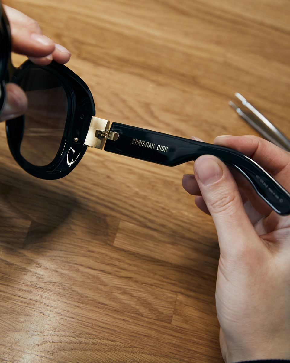 週末限定値下げ⭐︎Dior レディースサングラス ディオール」からアイコンバッグ“レディ 95.22”をオマージュした