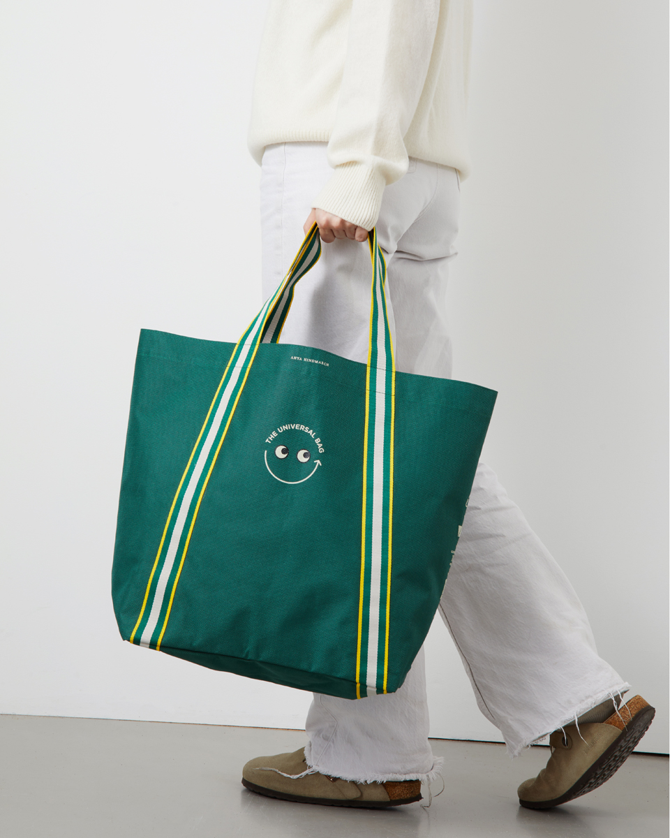 「アニヤ・ハインドマーチ」がスーパー「ナショナル麻布」で再生素材のショッピングバッグ発売 | BIZALOT