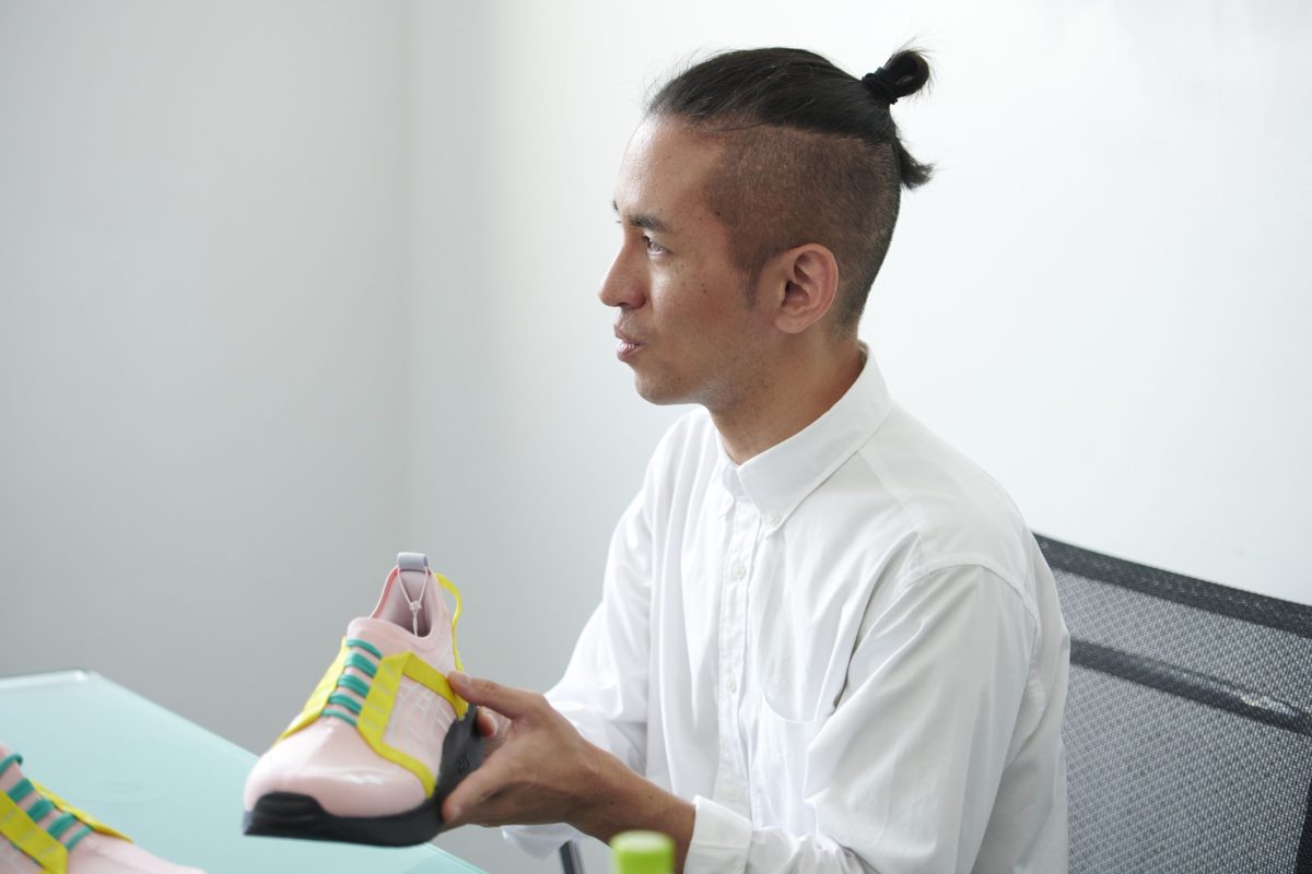 タグ付き　未使用　asics × CFCL スニーカー　25cm アシックス アシックス」×「CFCL」 “なるべくデザインを足さない” コラボ