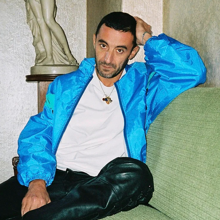 新品 ブルマリン　トップス トッズ」を率いたヴァルター・キアッポーニが「ブルマリン」の新