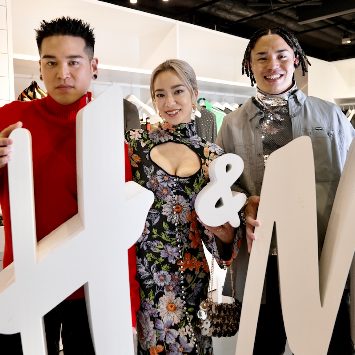 H&M」×「ラバンヌ」をデイリーに着る6コーデ DJデュオUNA+MATCHAが紹介 