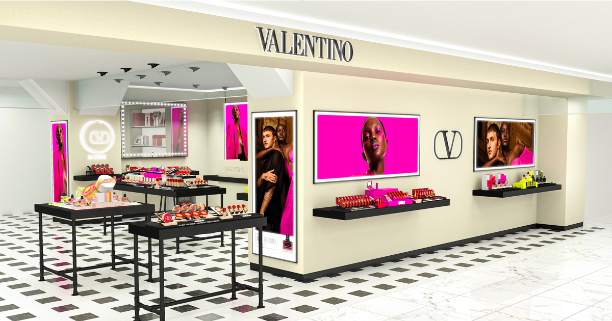 ヴァレンティノ ビューティ」が世界初、ファッションとのコラボ店舗を