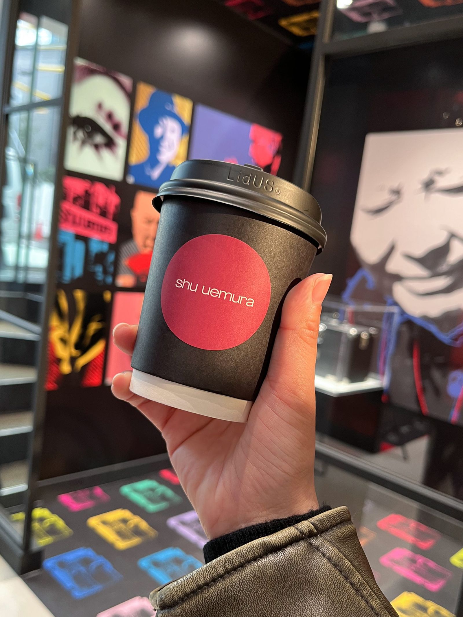 シュウ ウエムラ」2024年春コレ“アート オブ ティー”の世界観を堪能