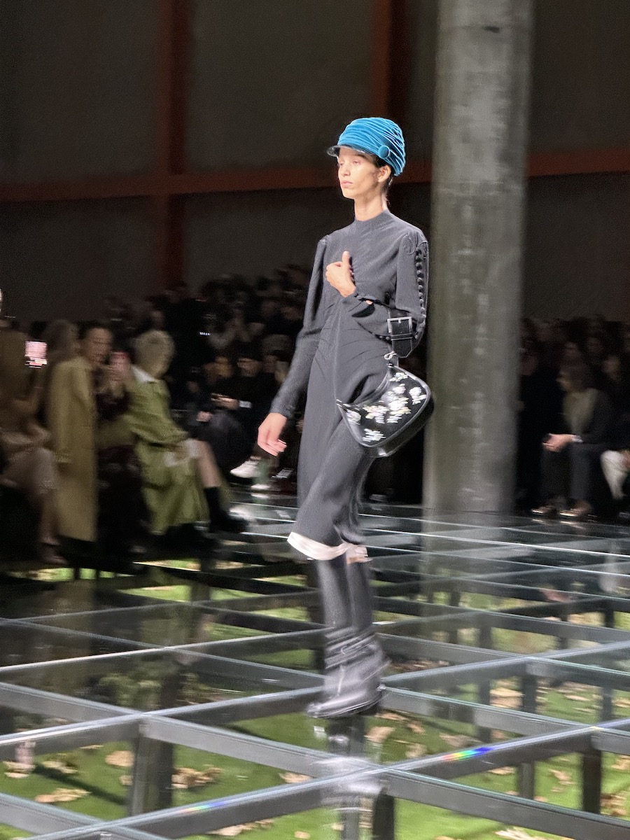 永野芽郁と「プラダ」を考える、トム フォードより「トム フォード」な