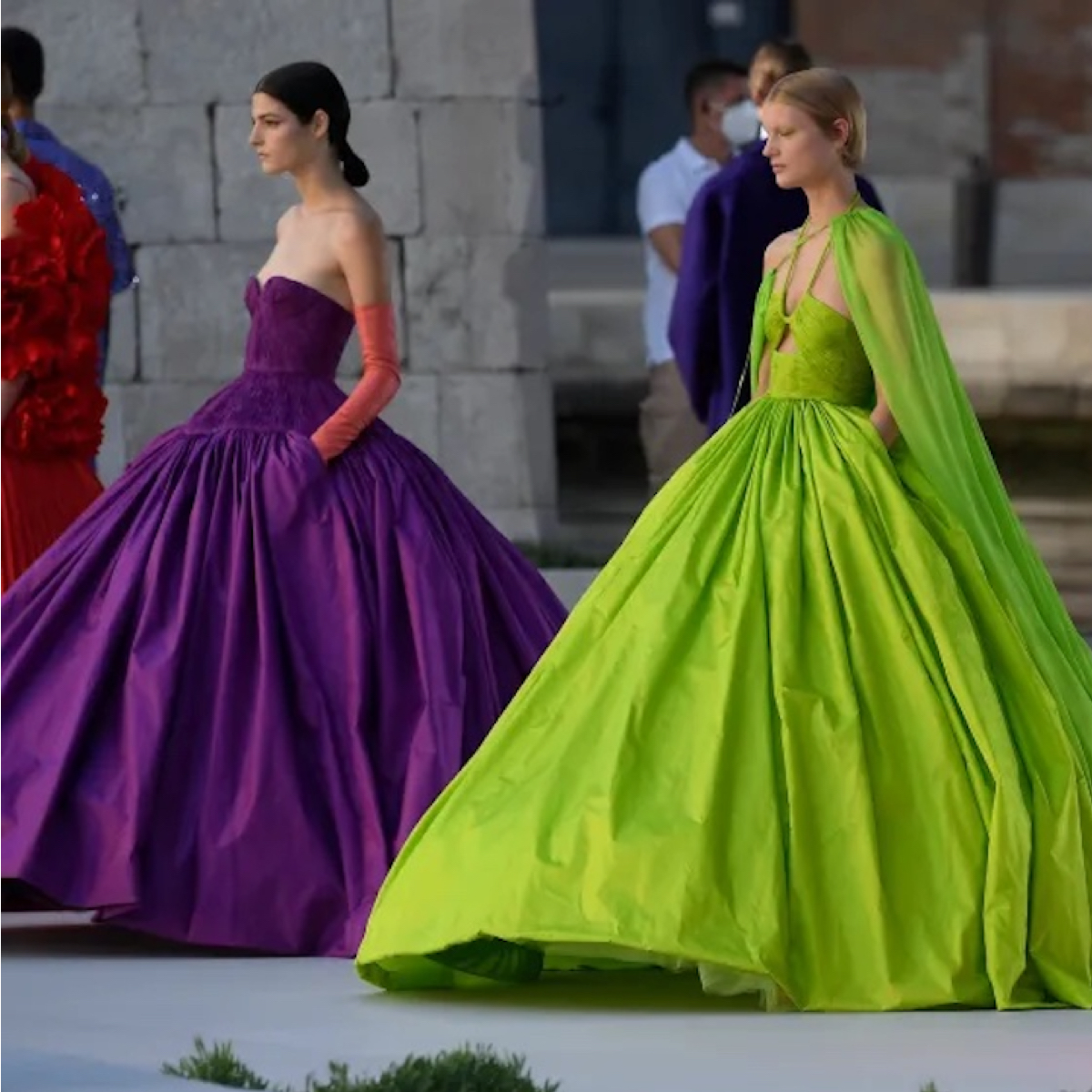 ヴァレンティノ」メンズ＆クチュールのショー見送り 後任に“白紙の状態