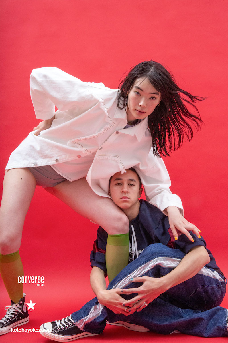 希少 kotoha yokozawa×CONVERSE ドッキング カットソー コンバース トウキョウ×コトハヨコザワ、“星型ステッチ”付きデニム