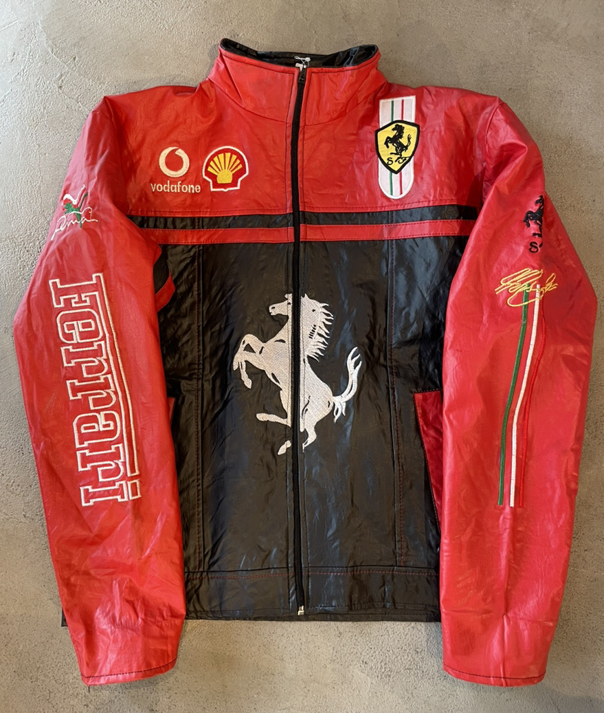 「フェラーリ」のレーシングレザージャケット