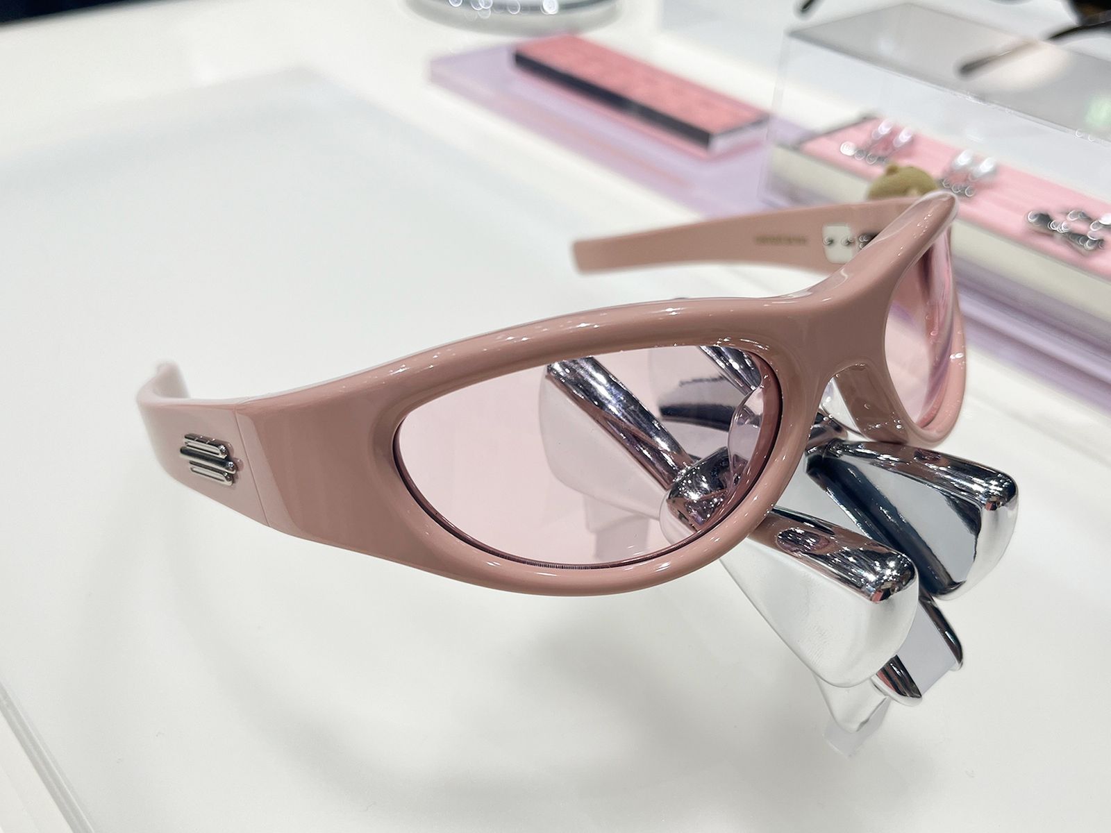 新品未使用 ジェントルモンスター TAMBU サングラス 韓国 ジェニ ジェントルモンスター×BLACKPINKジェニーのコラボアイウェア