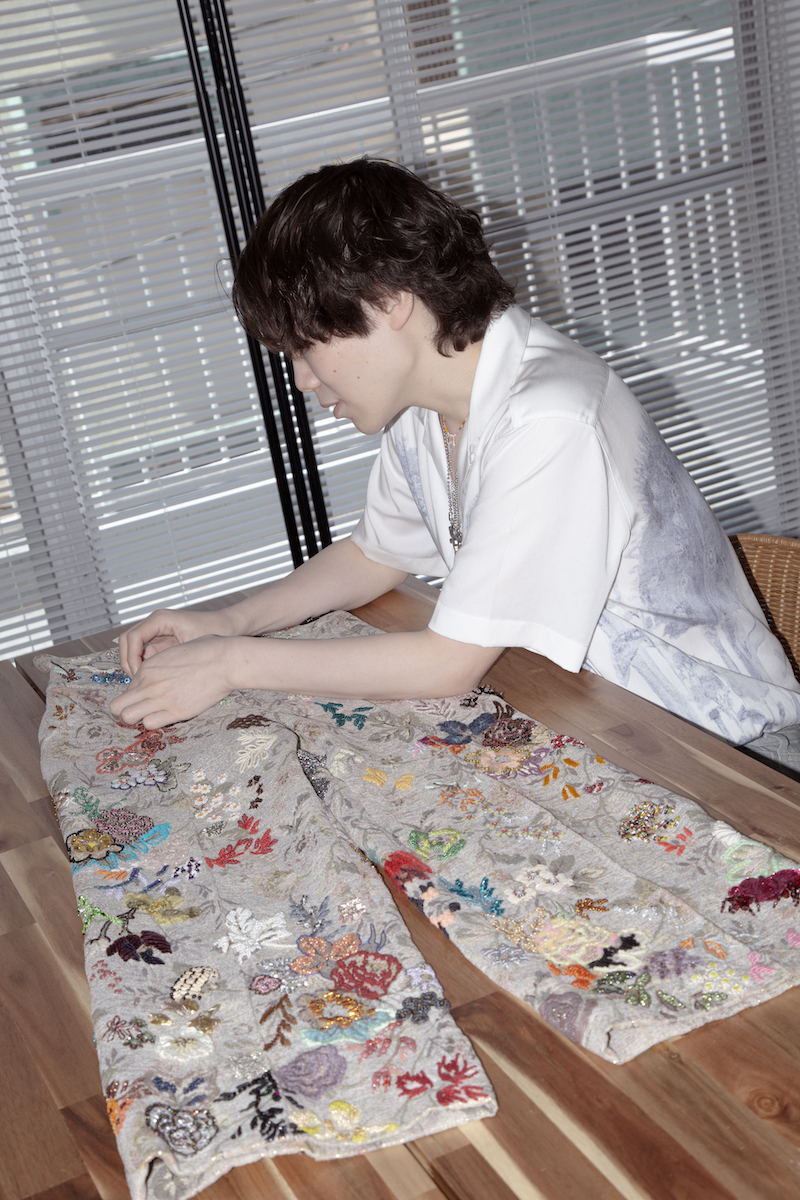 変身”への憧れを昇華する「タナカダイスケ」 ファンタジーな世界観で