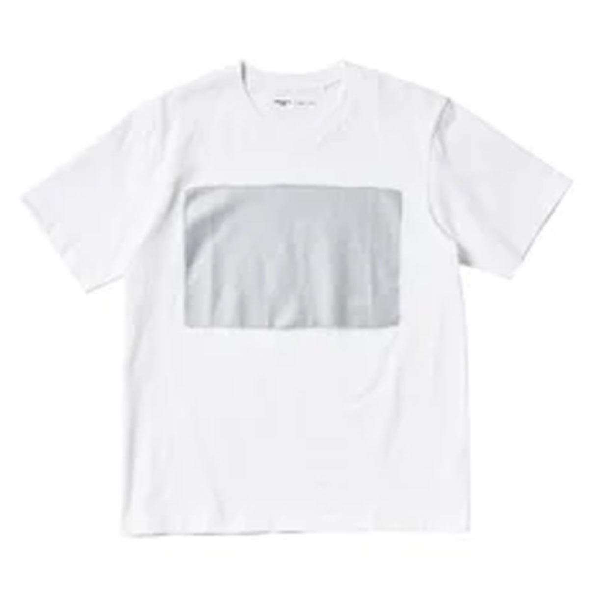 ユニクロ トップ tシャツ ニュース