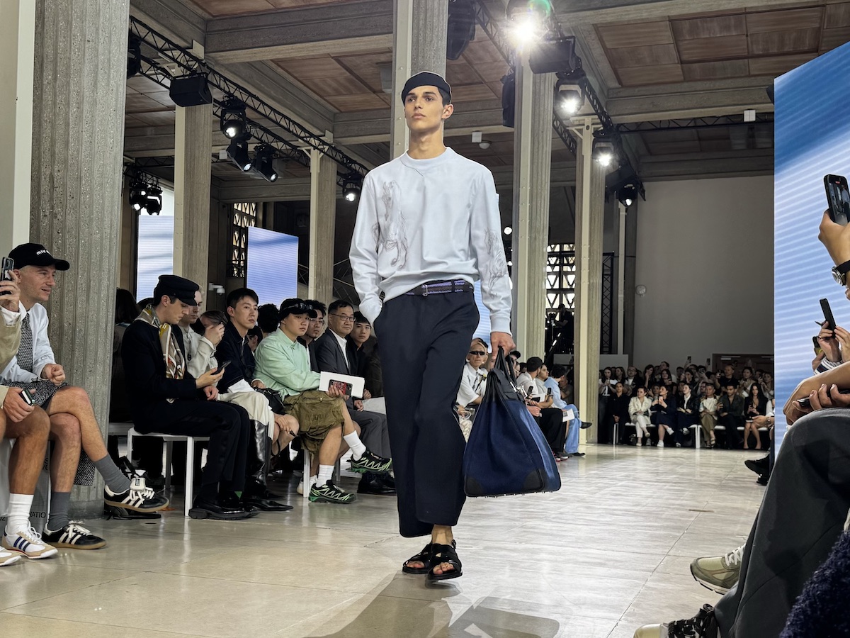 NYコレクション ランウェイ 稀少ホワイト シルクイージーパンツ NYコレクション ランウェイ 稀少ホワイト シルクイージーパンツ