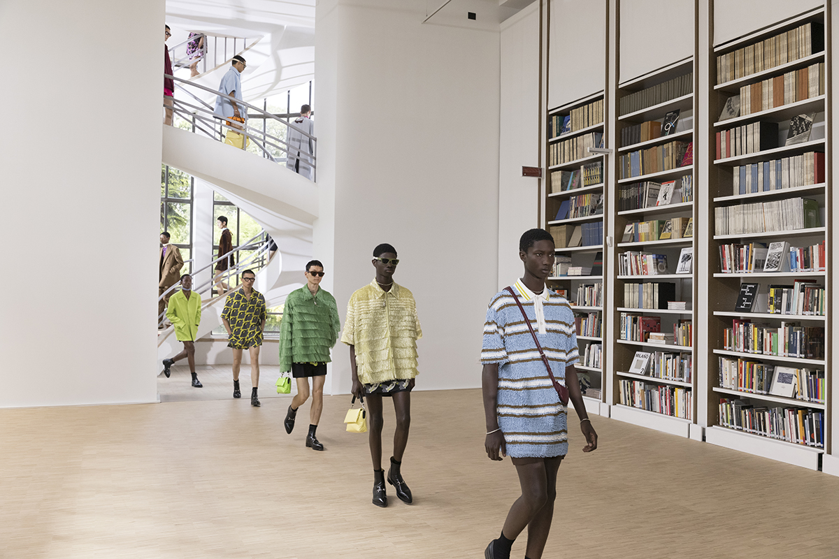 エルメス」「オーラリー」など12ブランドは“海”“軽やかさ”で猛暑を