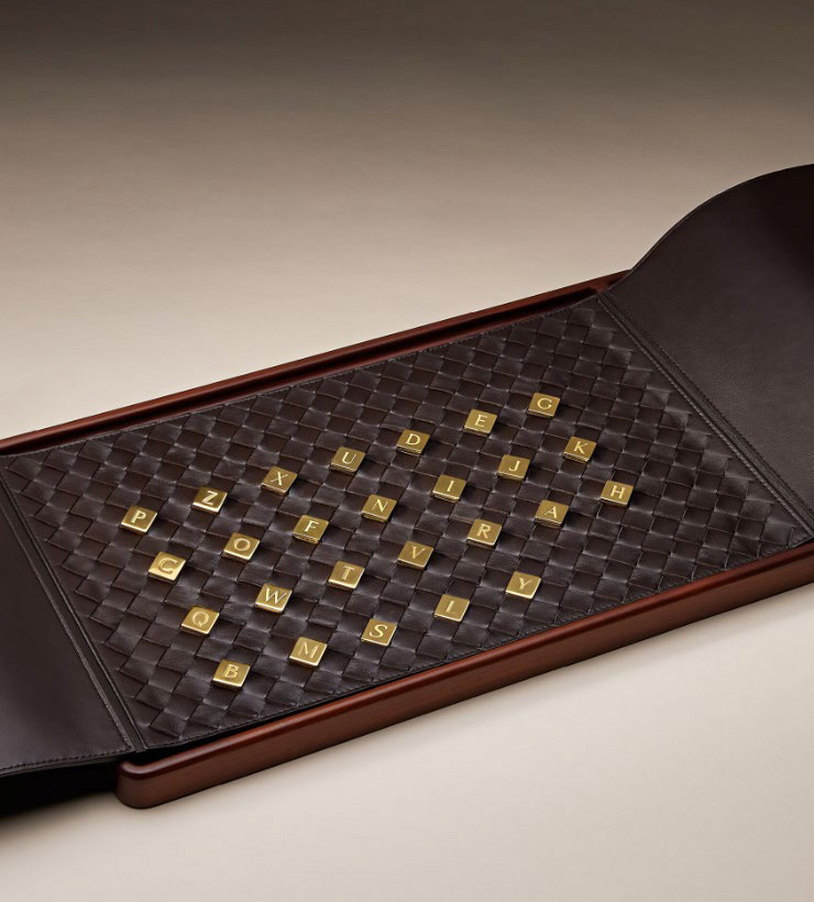 ボッテガ・ヴェネタ」からパーソナライゼーション可能なキーリングが