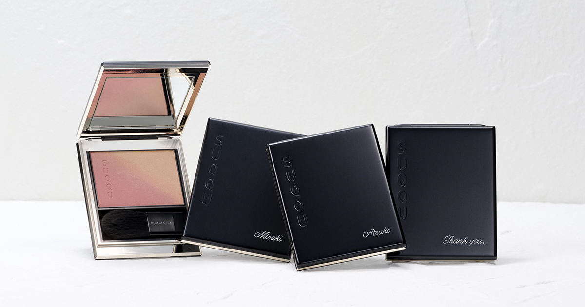 スック」が伊勢丹新宿店でポップアップ開催 新2色チークの刻印サービス