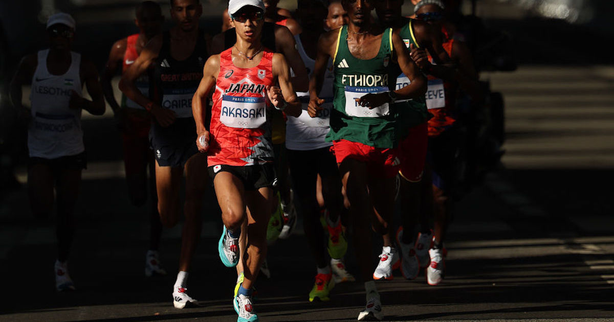 パリ五輪 男子マラソン6位入賞の赤﨑暁選手の着用シューズはブルーの