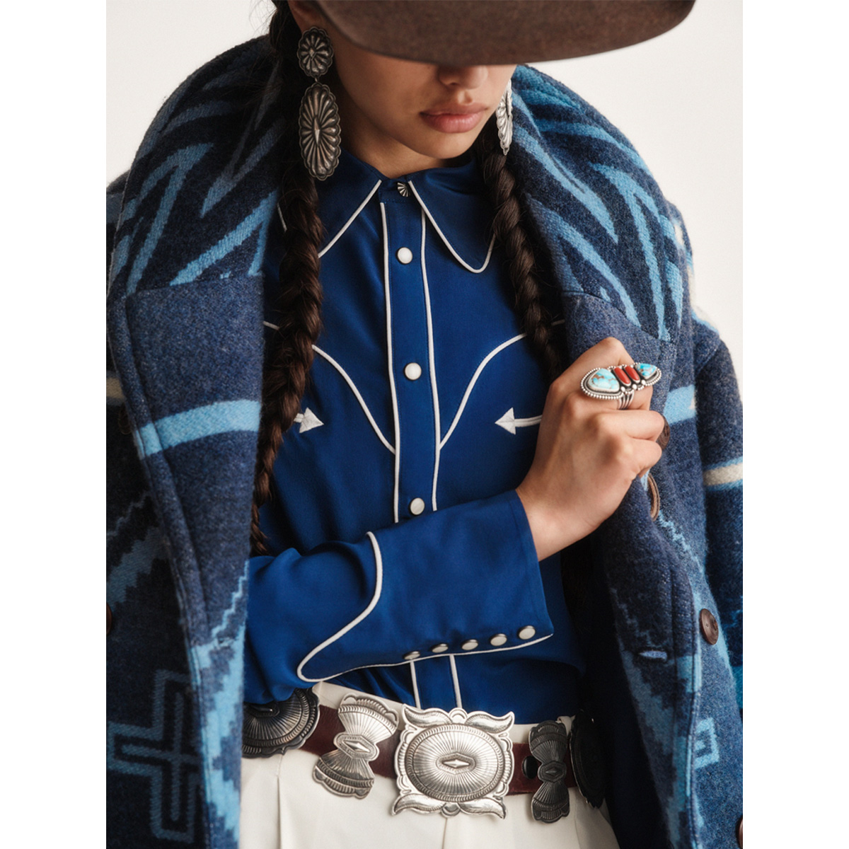 ポロ ラルフ ローレン」がナバホ族のアーティストとコラボ 売り上げの