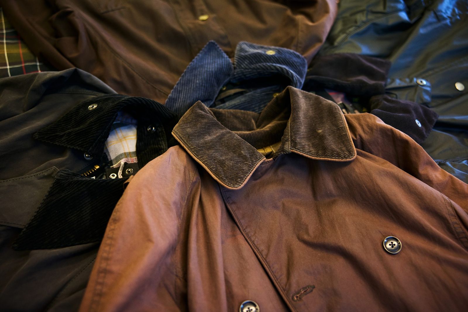 バブアーが大阪路面、ルミネ横浜に出店 公式リメイクジャケットを日本