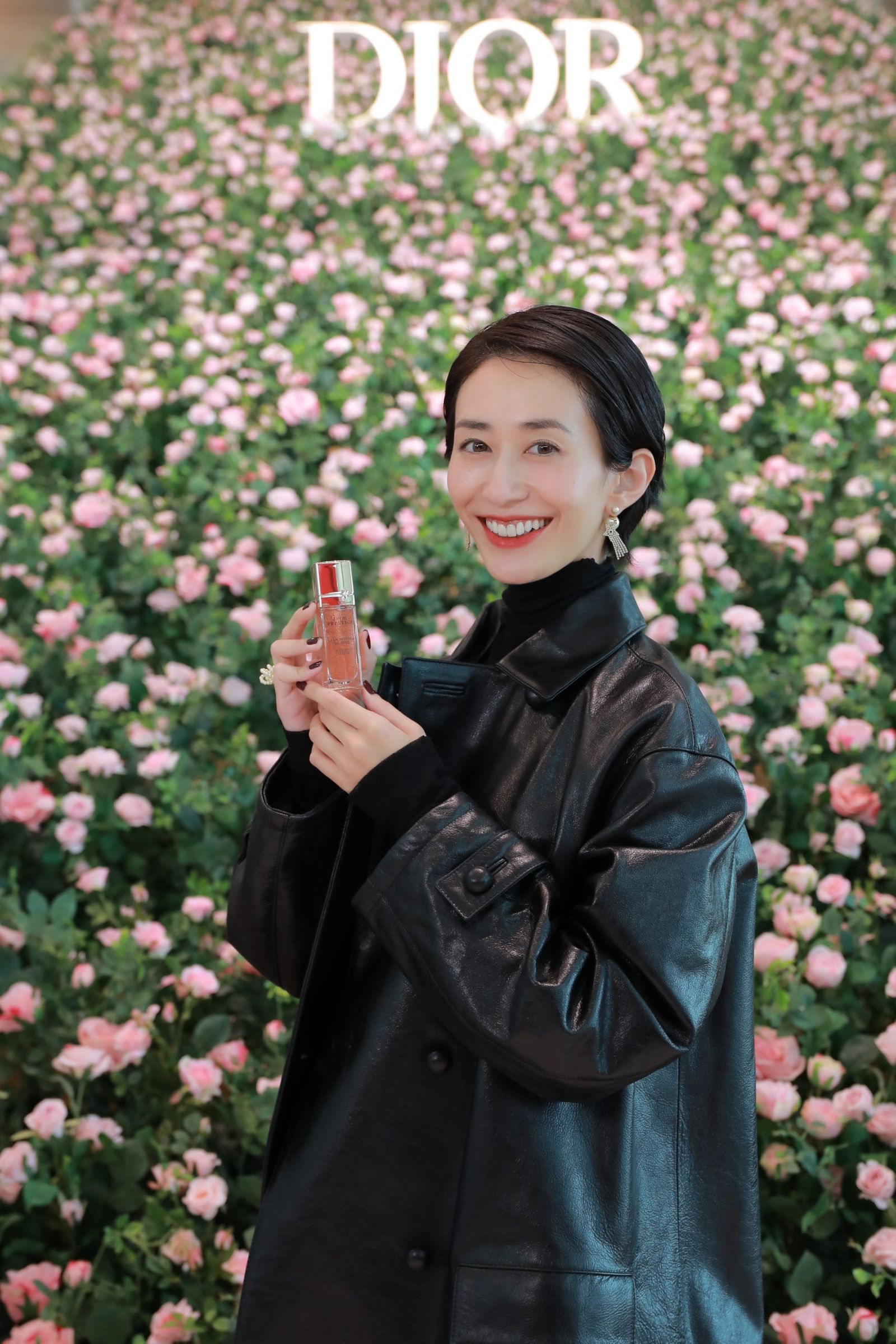 スナップ】中村アンや倉科カナらが来場 「ディオール」が麻布台ヒルズ