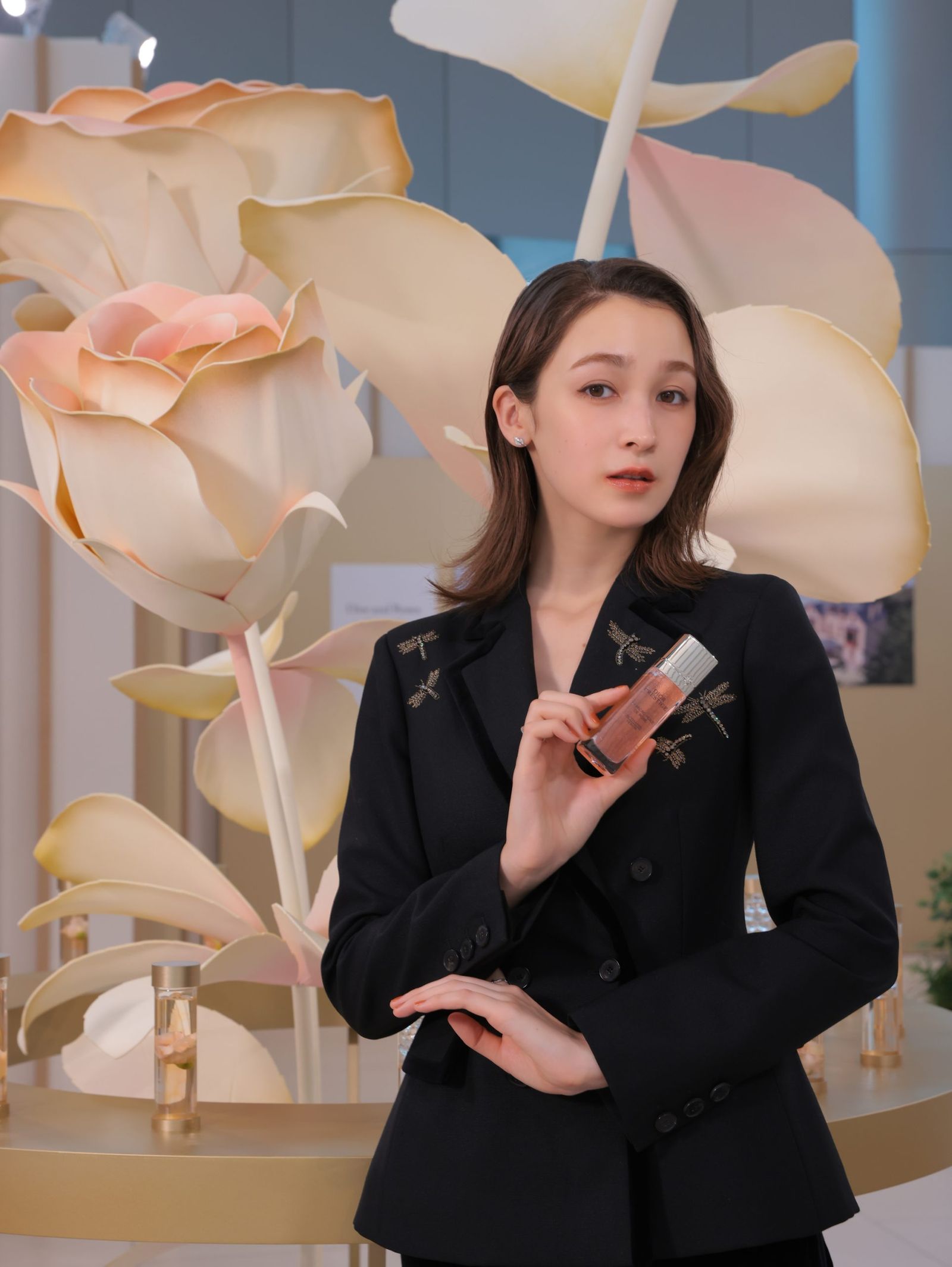 スナップ】中村アンや倉科カナらが来場 「ディオール」が麻布台ヒルズ