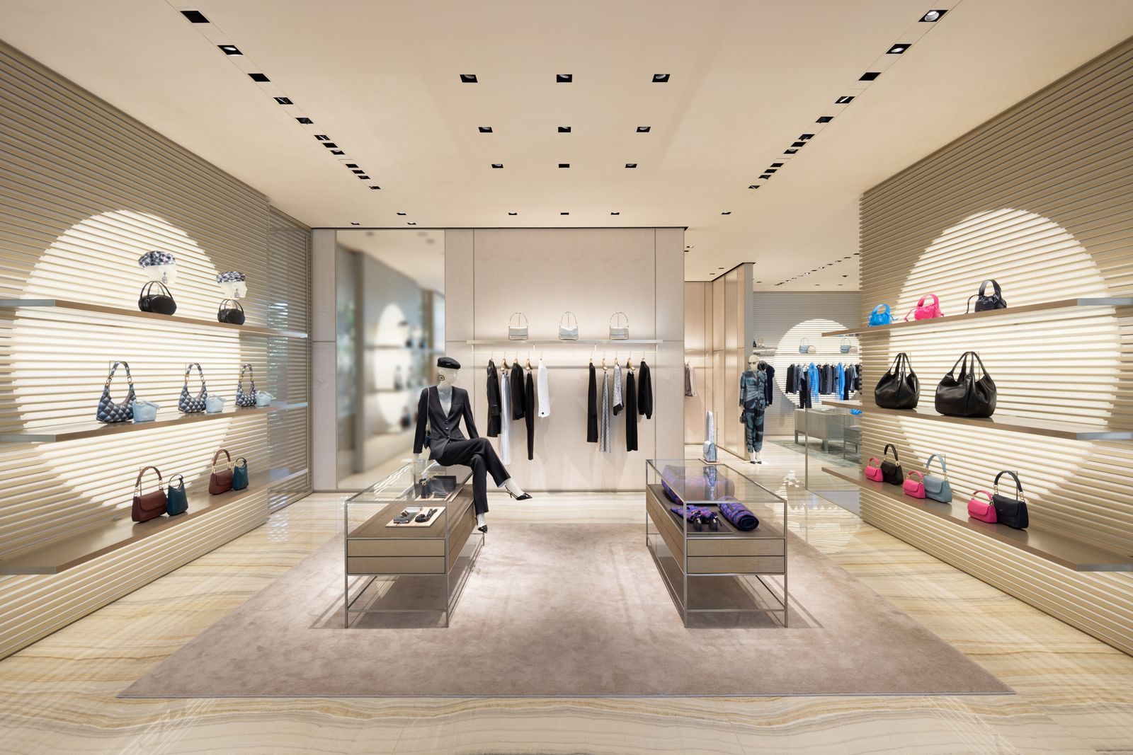 スナップ】桜田通や国木田彩良らが来場 「ジョルジオ アルマーニ」が