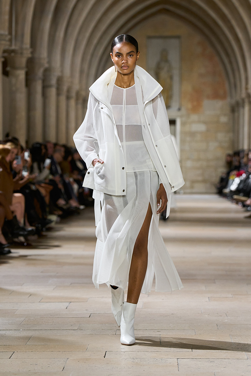 とても綺麗なレオナール♪カラフルな花柄テーラードジャケット