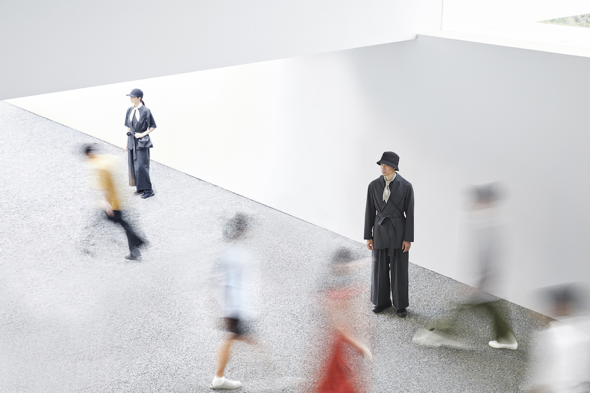 大阪・関西万博の日本館アテンダントユニホームは中田優也が