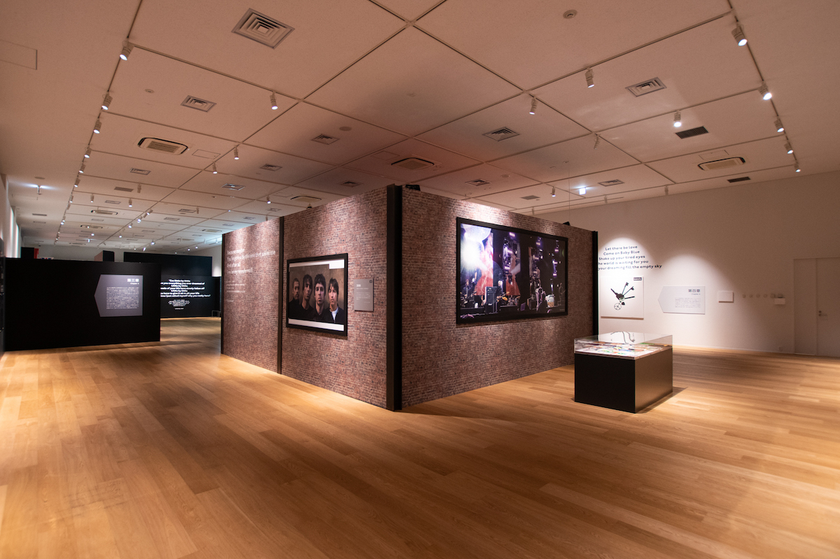 オアシスの「リヴ・フォーエヴァー: Oasis 30周年特別展」が