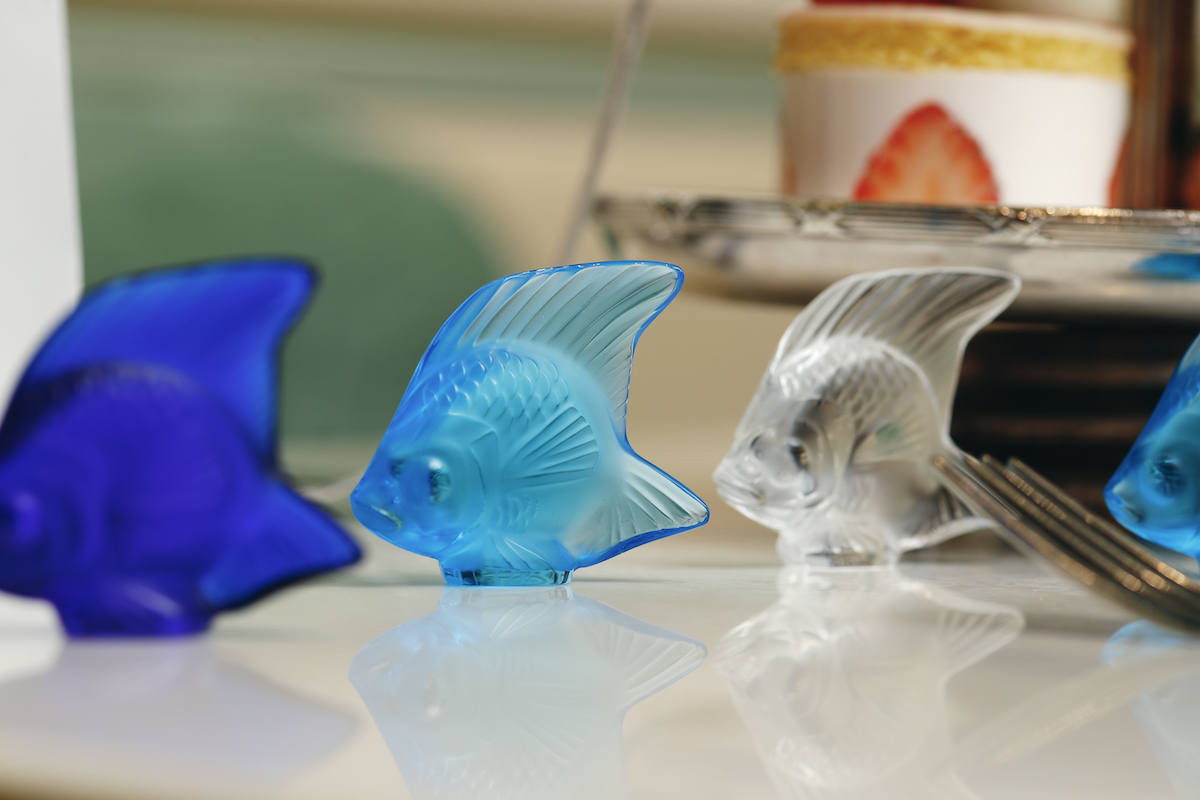 ラデュレ」×「ラリック」 魚のオブジェと楽しむコラボアフタヌーン