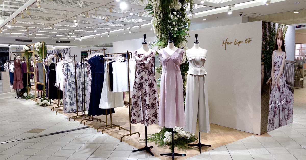 新宿LUMINEで27万円で購入しました…細身のダッフルで素敵です 
