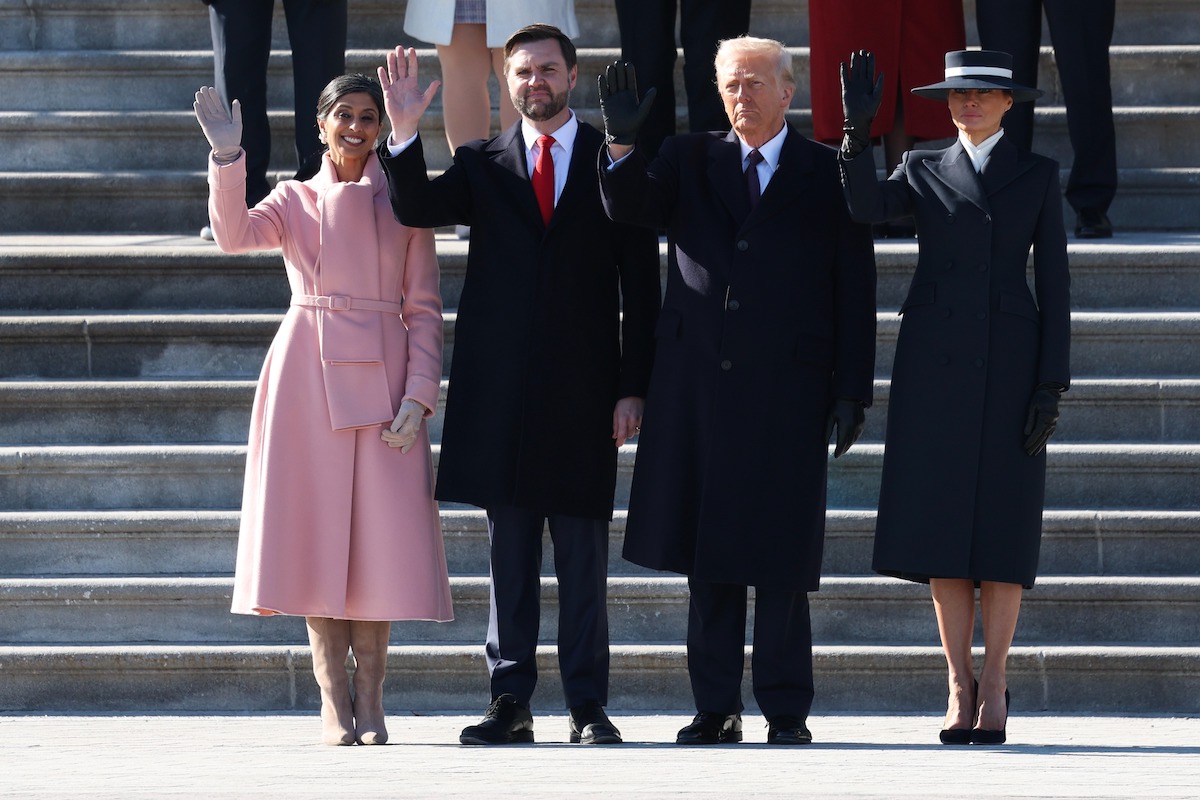 メラニア夫人着用ブランド アダム・リップス wheatleigh coat メラニア・トランプ夫人、「アダム・リップス」をまとって就任式