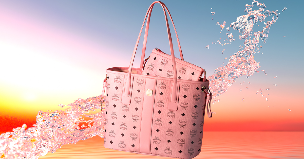 MCM エムシーエム パウダーピンク リュック クマのチャーム付き MCM エムシーエム パウダーピンク リュック クマのチャーム付き