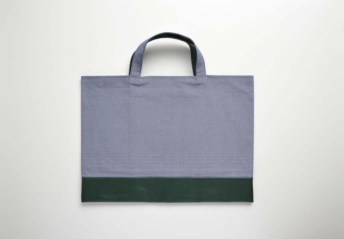 【新品未使用】椿山荘ファミリア手提げバック 新品未使用】familiar × ホテル椿山荘東京 2025新作デニムバッグ