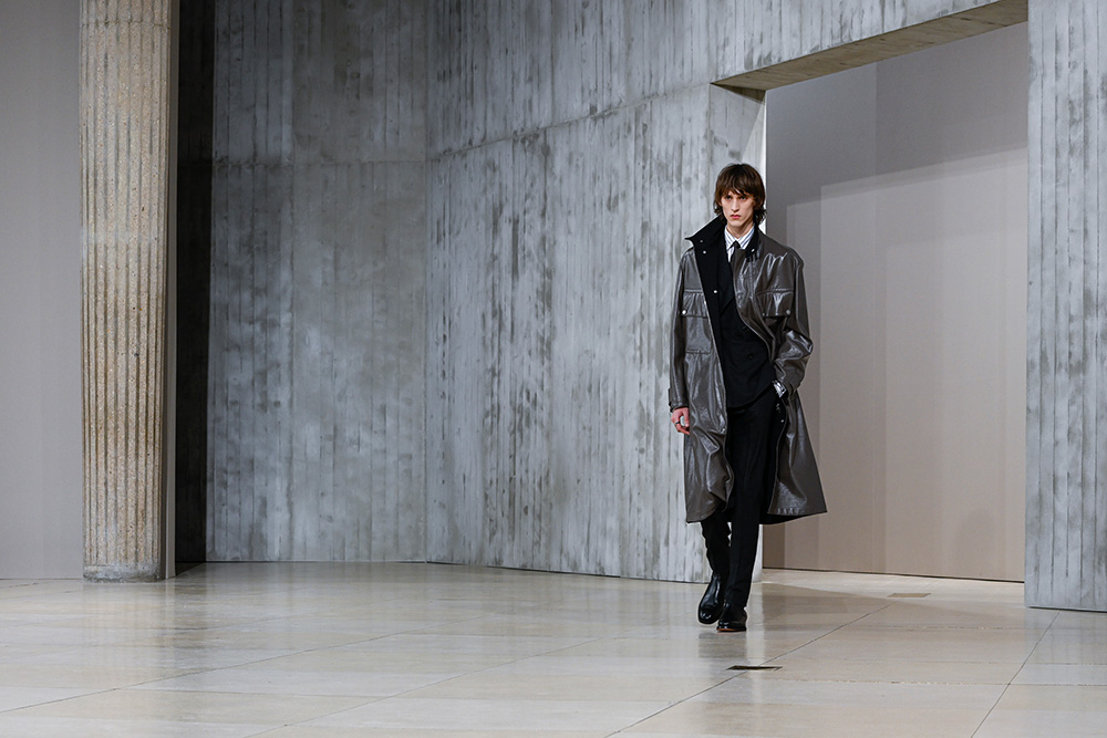 プラダ」「ルメール」「エルメス」は“本能に従う”日常着 - WWDJAPAN