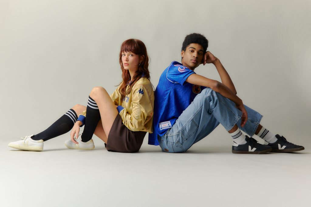 ヴェジャ」からレトロなサッカースタイルの新作 認証農場から調達した