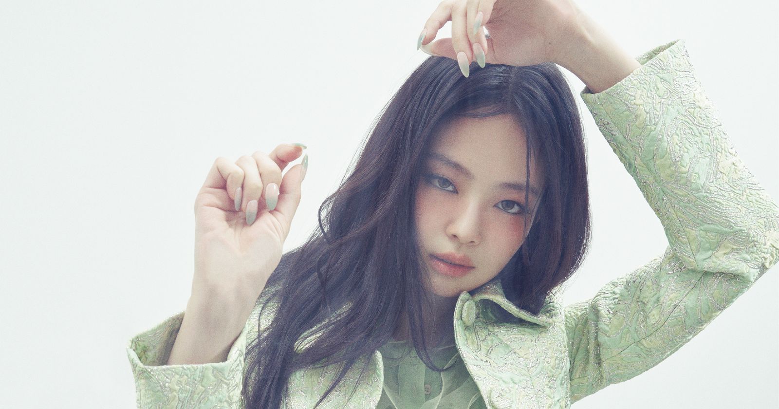 タンバリンズ」の新作“ボタリ”のビジュアルにBLACKPINK ジェニー