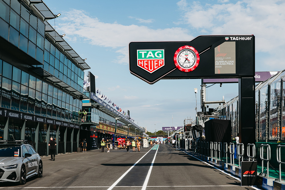 LVMHがF1で存在感 「LV」「タグ・ホイヤー」「モエ・エ・シャンドン