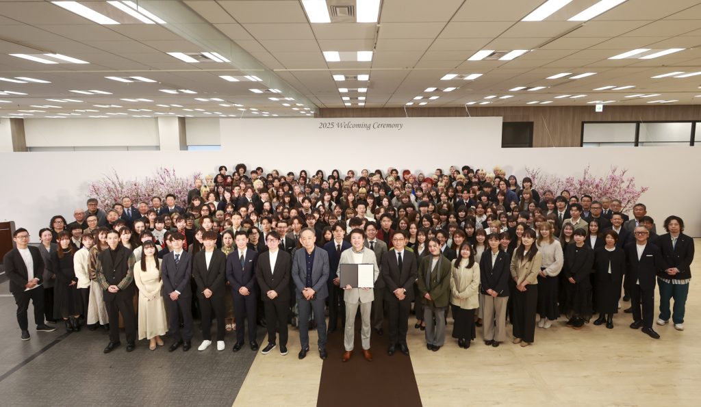 オンワード「らしくない」新入社員をスナップ！ 今年はウィゴー