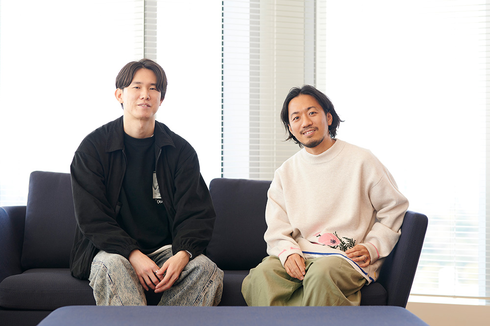 (左)八木橋日向/ZOZO ブランド営業本部 生産企画部 企画営業ブロック<br />
(右)髙田慎平/ZOZO ブランド営業本部 生産企画部 企画営業ブロック ブロック長