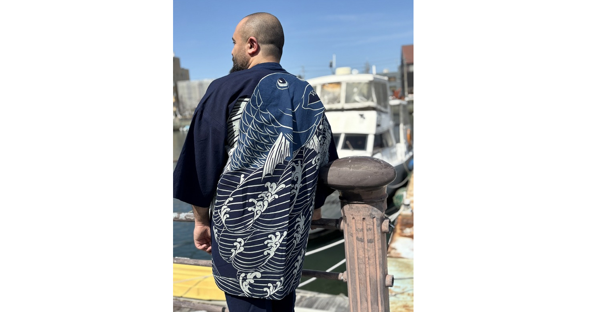 【超希少・非売品】大阪万博　クウェート館 ビシュト 関係者限定配布 公式民族衣装 万博、没入体験人気のクウェート館の制服は動くたび美しい アンゴラは