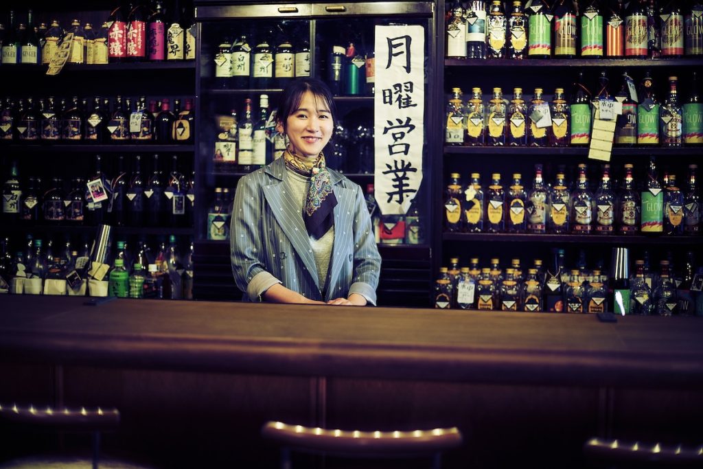 坂根千里／「スナック水中」オーナー