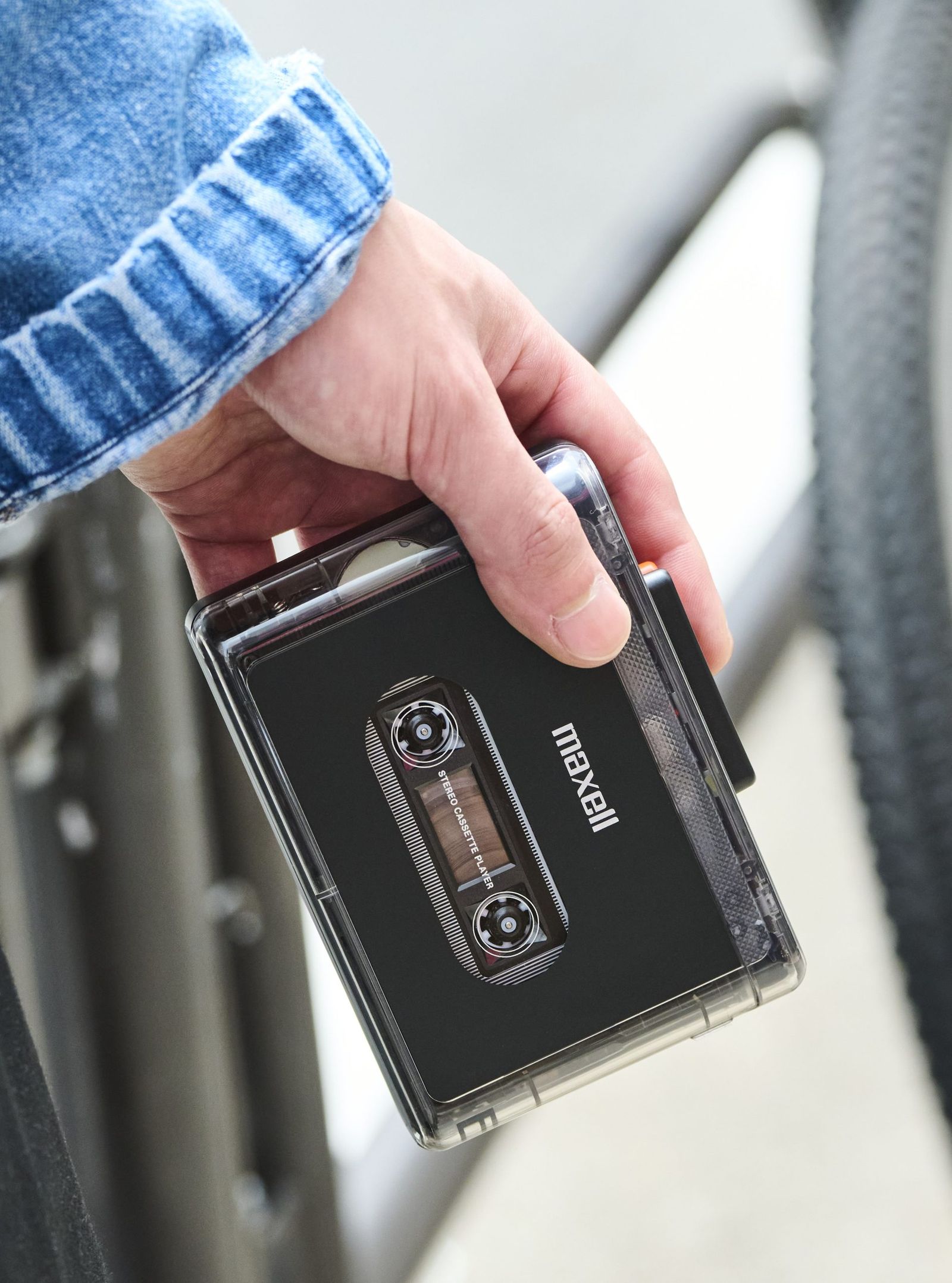 MXCP-P100 ブラック　新品 スピーカー付き充電式ポータブルカセットプレーヤー「MXCP-P100S