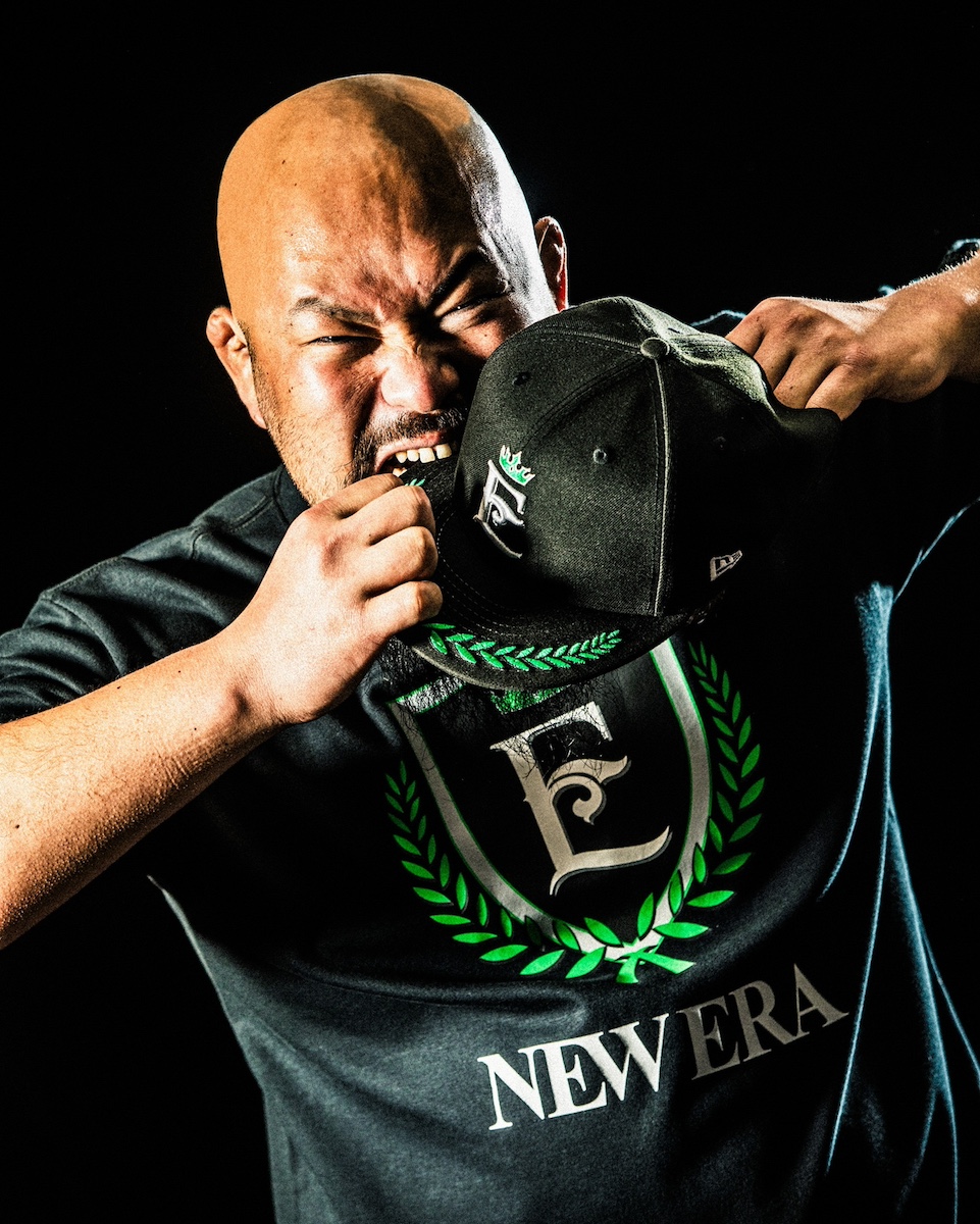 ニューエラ」が新日本プロレスとのコラボアイテム発売 - WWDJAPAN