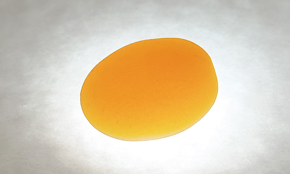 下部は光が透過しているが、上部は透過していないように感じる