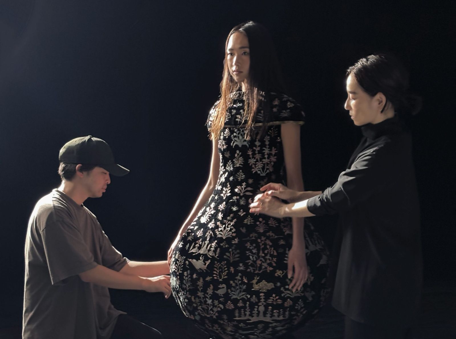 篠原ともえがドレス作品を発表 正倉院宝物の展覧会を大阪と東京で開催