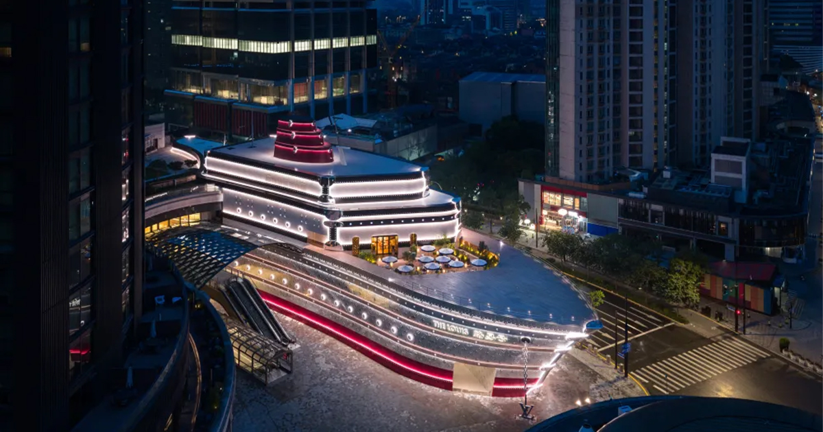 ルイ・ヴィトン」が上海にクルーズ船型の店舗をオープン カフェと展覧