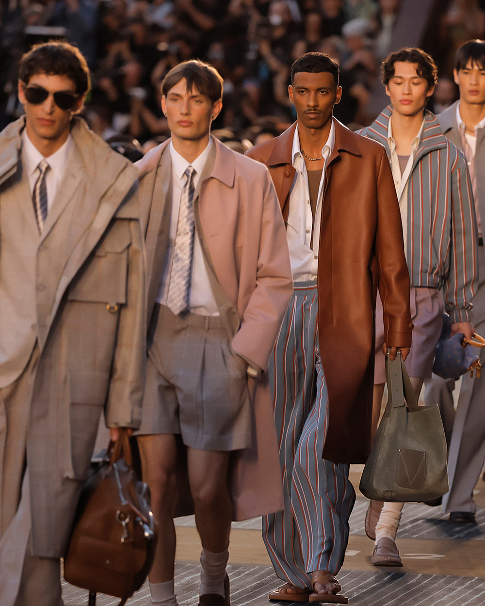 【LOUIS VUITTON】スポーティ◎テーラードテクニカル ジャケット 2026年春夏メンズハイライト Vol.2 「ルイ・ヴィトン」さえ傾倒